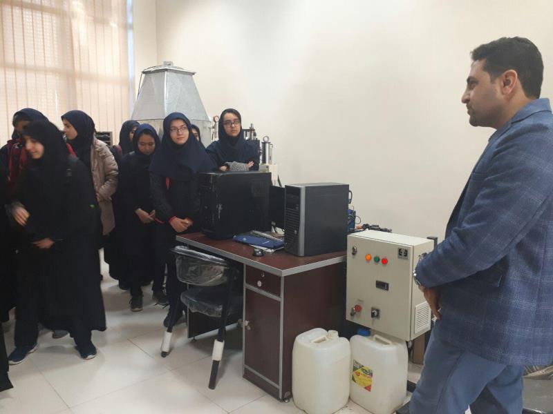 بازدید دانش آموزان از دانشگاه صنعتی اصفهان
